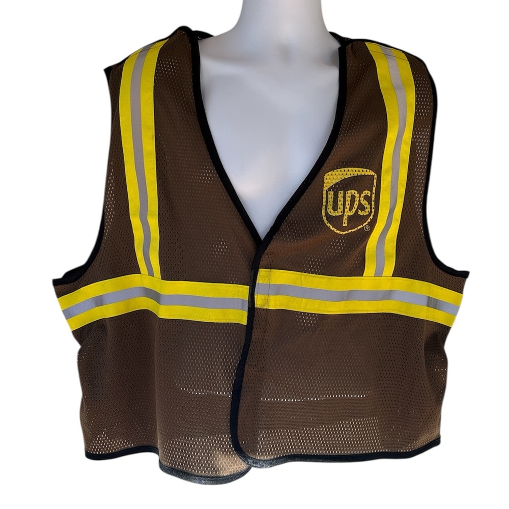 WearGuard UPS Brown/Yellow Safety Uniform Seasonal Helper Vest Size XL 2X Unisex